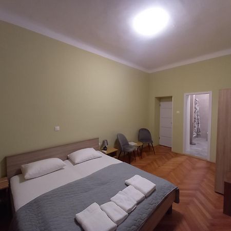 Oskar Amphitheater Apartments And Rooms With Free Parking Pula Kamer foto