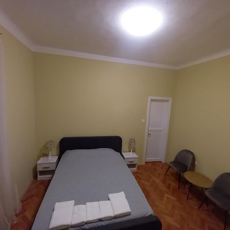 Oskar Amphitheater Apartments And Rooms With Free Parking Pula Kamer foto
