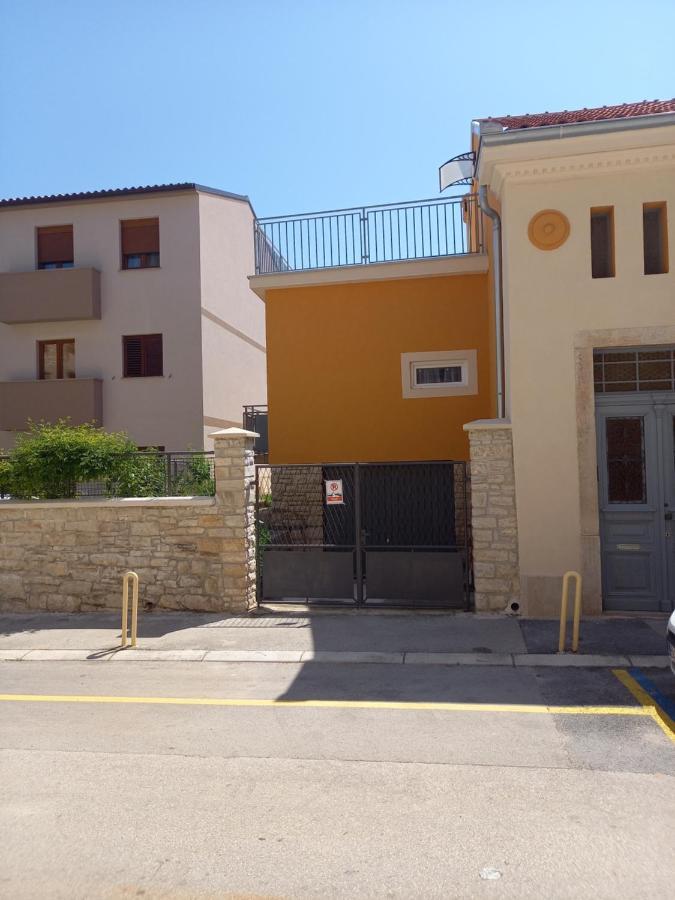 Oskar Amphitheater Apartments And Rooms With Free Parking Pula Buitenkant foto