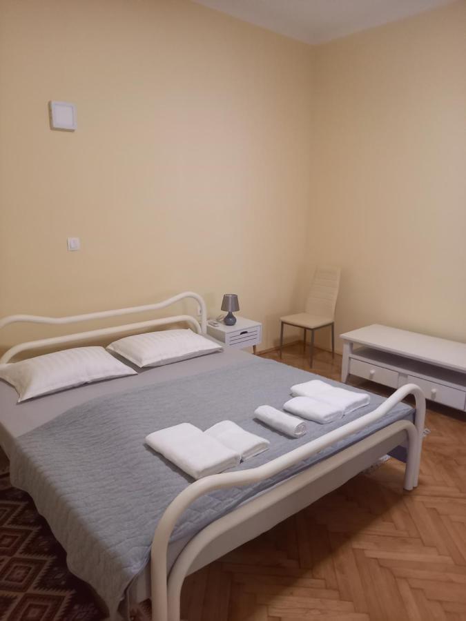 Oskar Amphitheater Apartments And Rooms With Free Parking Pula Kamer foto